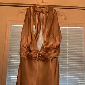 Beautiful halter style formal gold full length in good condition